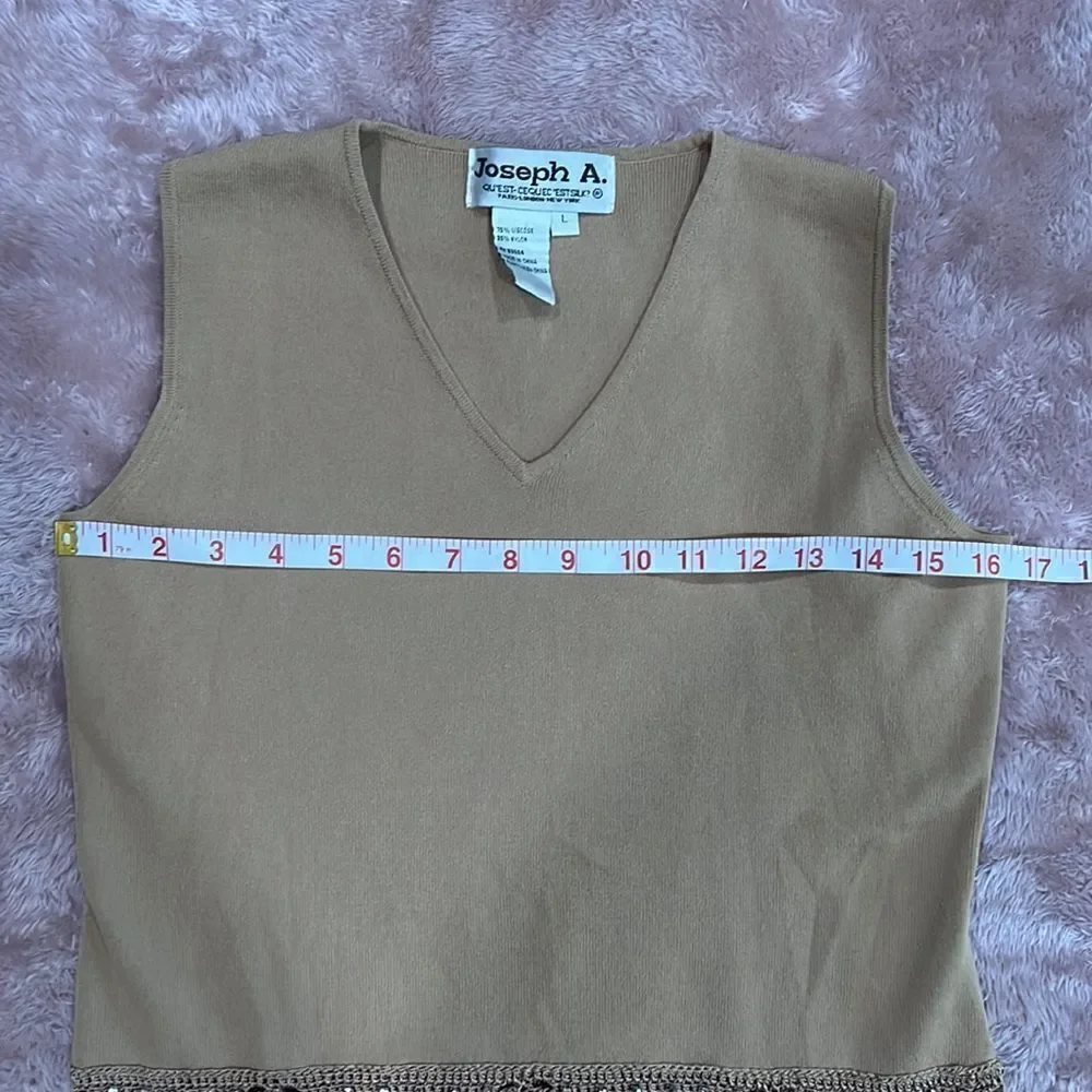 25. Joseph A. Cropped tank crochet bottom with beads Size L - Picture 7 of 9
